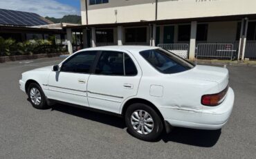 Toyota-Camry-le-1993-white-3