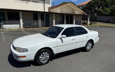 Toyota-Camry-le-1993-white