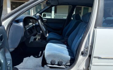 Toyota-Camry-le-1993-white-4