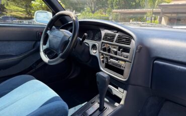 Toyota-Camry-le-1993-white-8