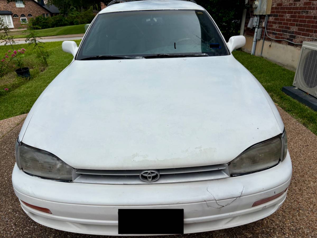 Toyota-Camry-le-4dr-wagon-1992-white-1