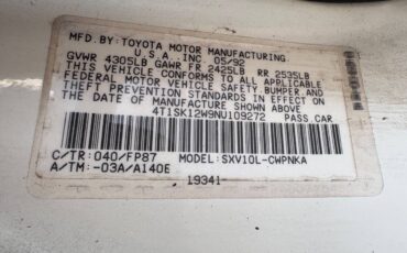 Toyota-Camry-le-4dr-wagon-1992-white-13