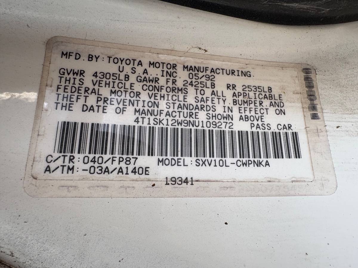Toyota-Camry-le-4dr-wagon-1992-white-13