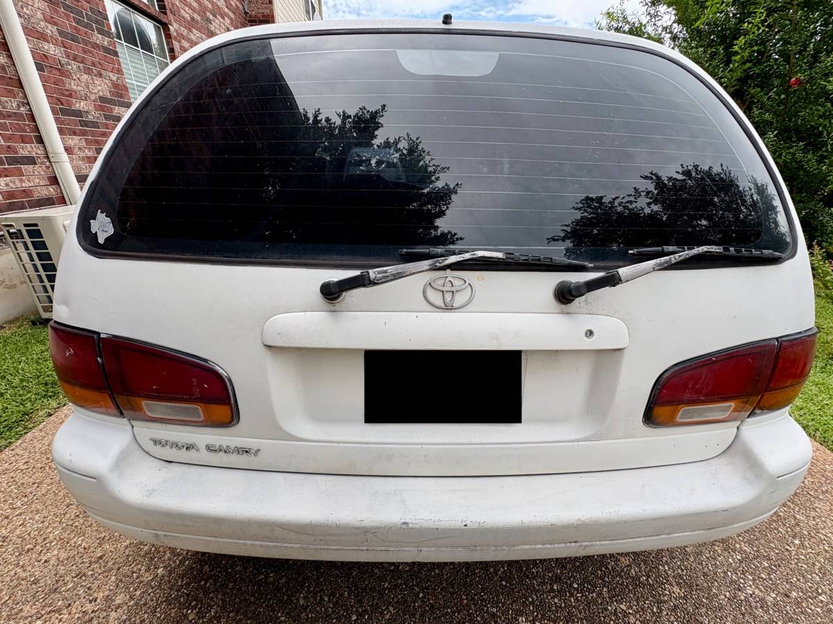 Toyota-Camry-le-4dr-wagon-1992-white-2