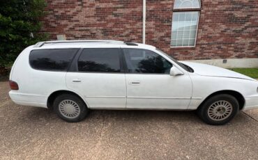 Toyota-Camry-le-4dr-wagon-1992-white-3