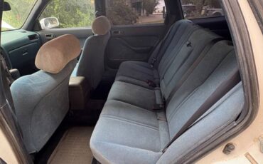 Toyota-Camry-le-4dr-wagon-1992-white-8