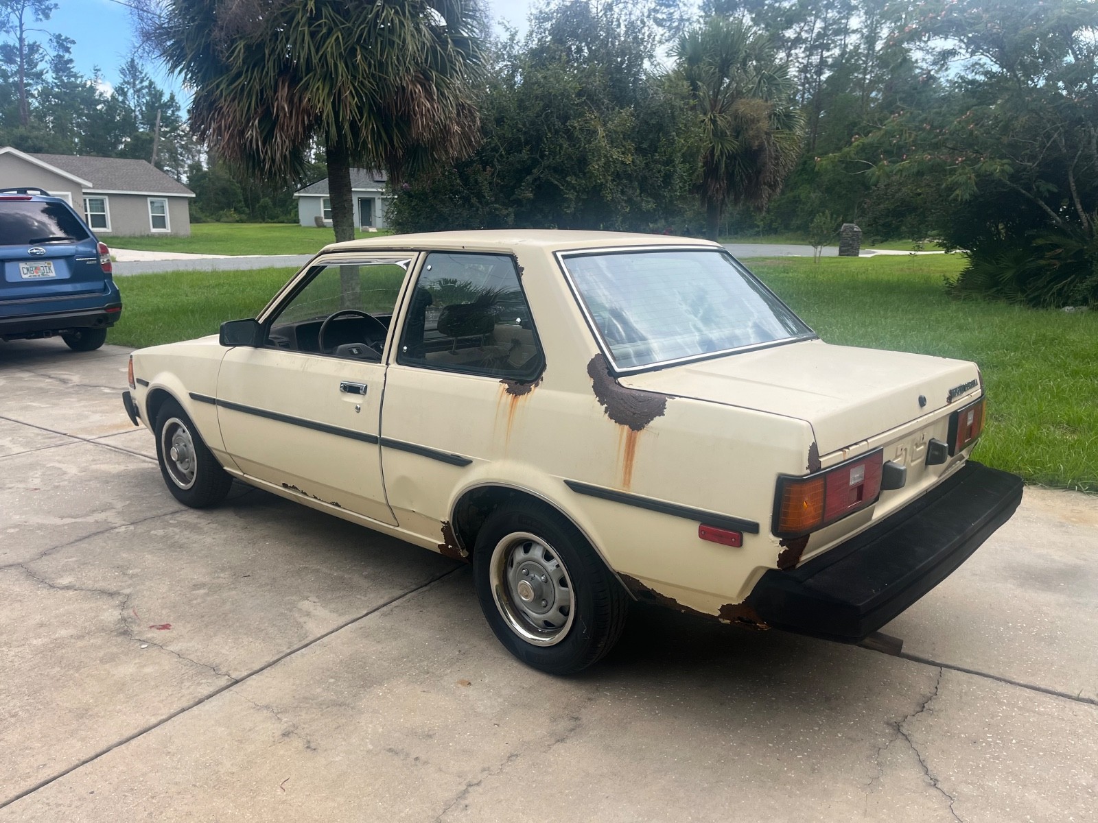 Toyota-Corolla-1983-2DR-Coupe-1
