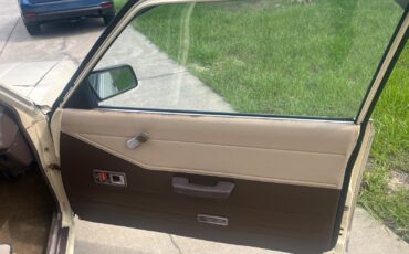 Toyota-Corolla-1983-2DR-Coupe-11