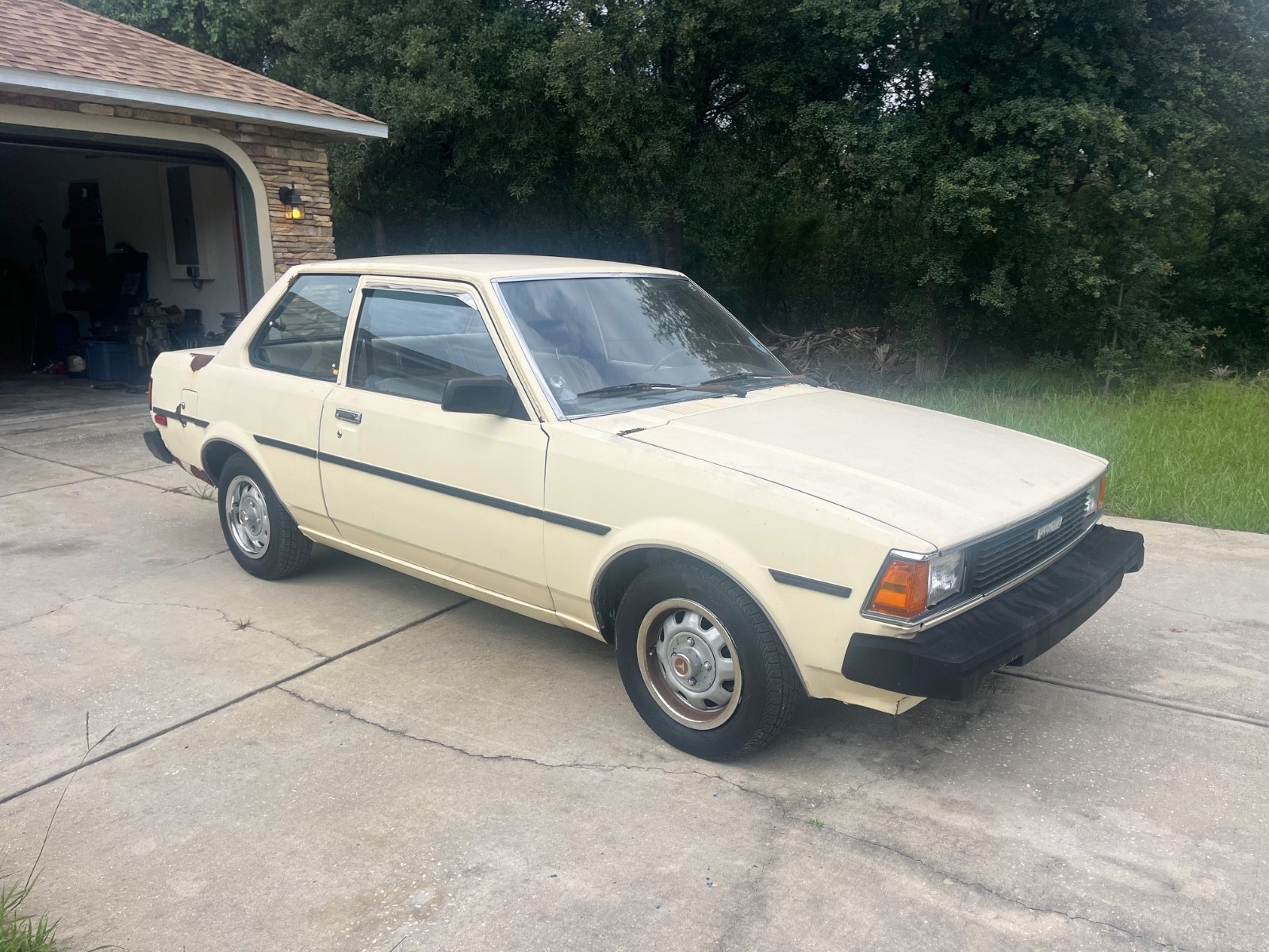 Toyota-Corolla-1983-2DR-Coupe-3