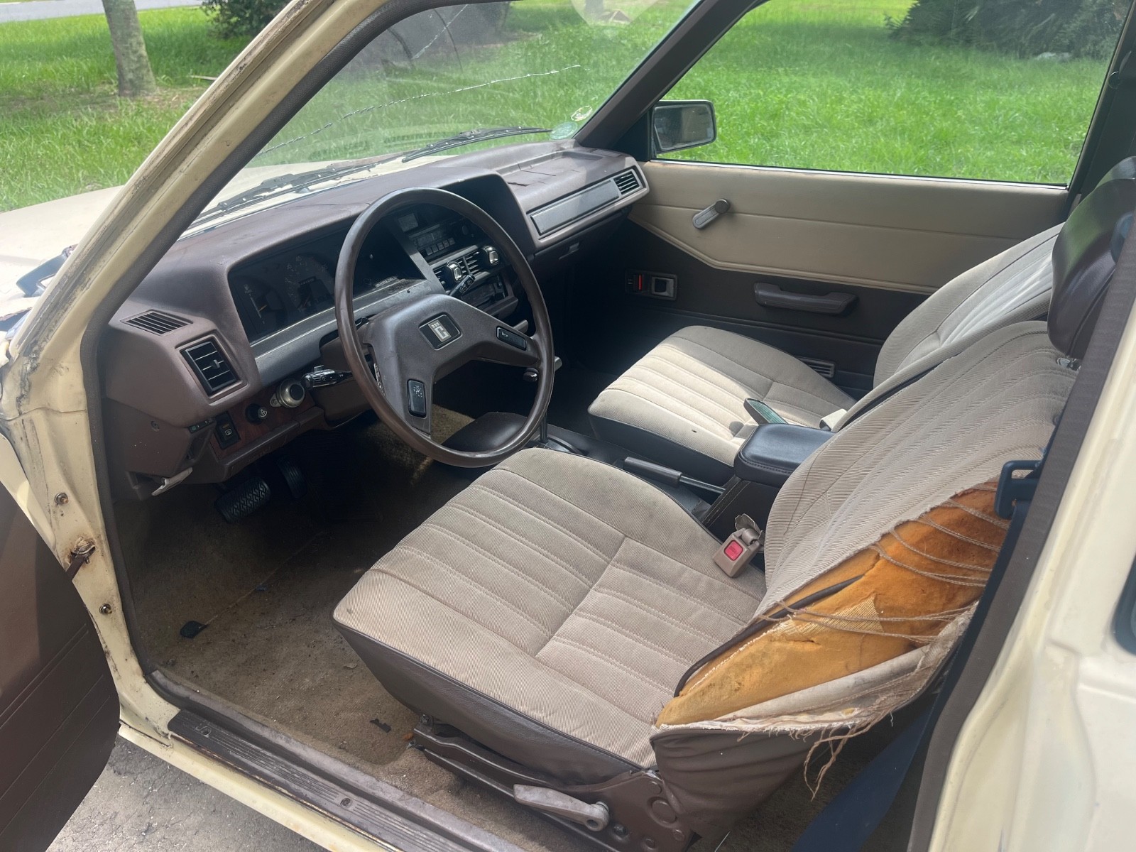 Toyota-Corolla-1983-2DR-Coupe-8