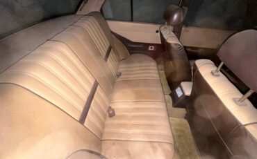 Toyota-Corolla-1983-custom-1