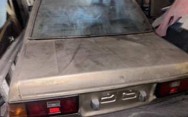Toyota-Corolla-1983-custom-10