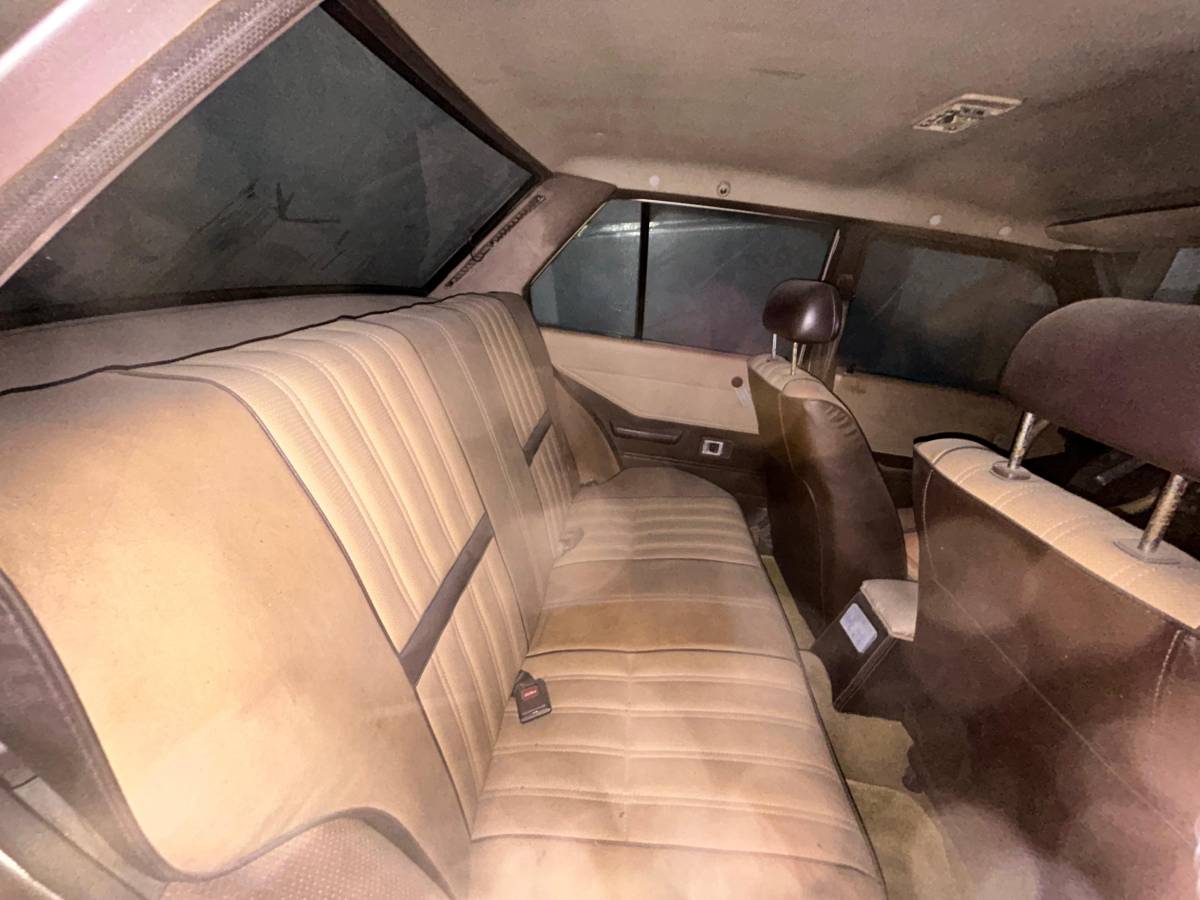 Toyota-Corolla-1983-custom-2