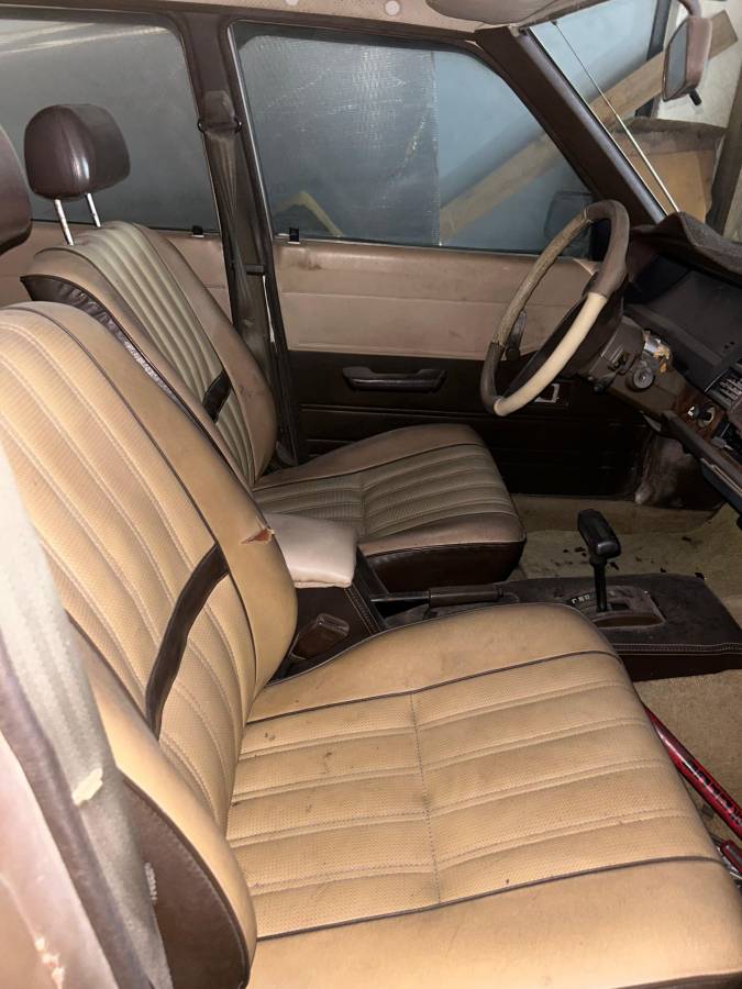 Toyota-Corolla-1983-custom-3