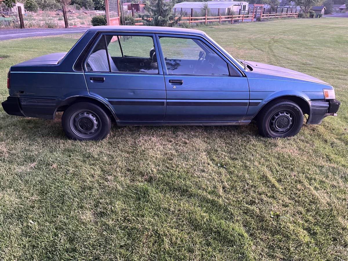 Toyota-Corolla-1987-blue-1