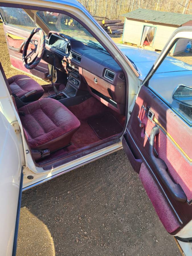 Toyota-Corona-1979-9