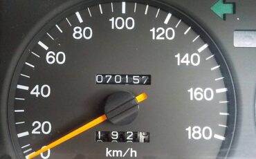 Toyota-Crown-1991-white-18