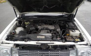 Toyota-Crown-1991-white-19