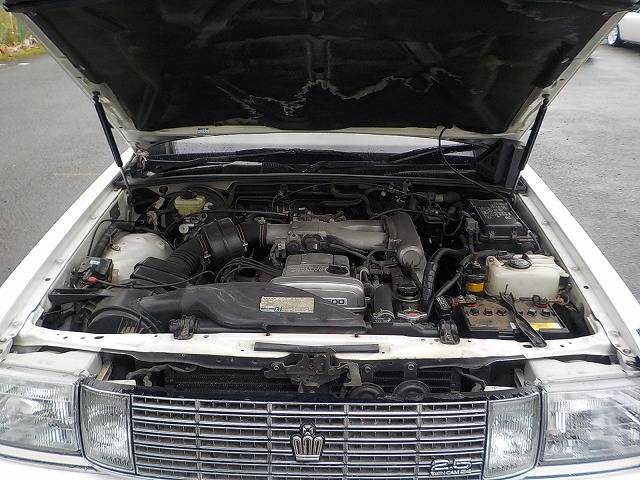 Toyota-Crown-1991-white-19