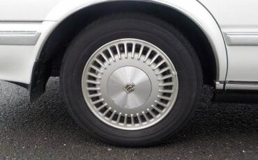 Toyota-Crown-1991-white-20