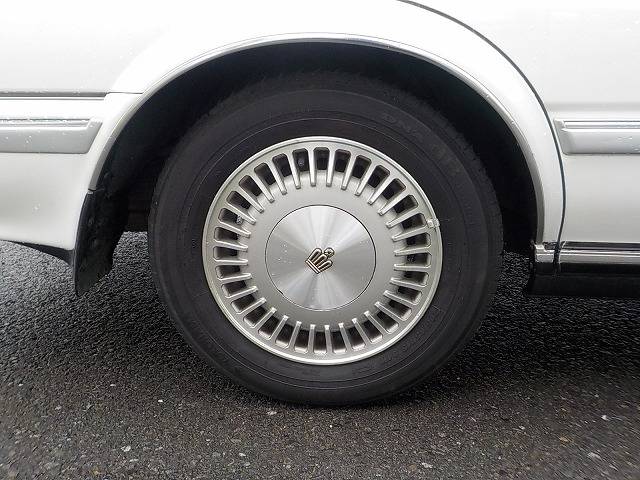 Toyota-Crown-1991-white-20