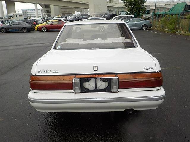 Toyota-Crown-1991-white-5