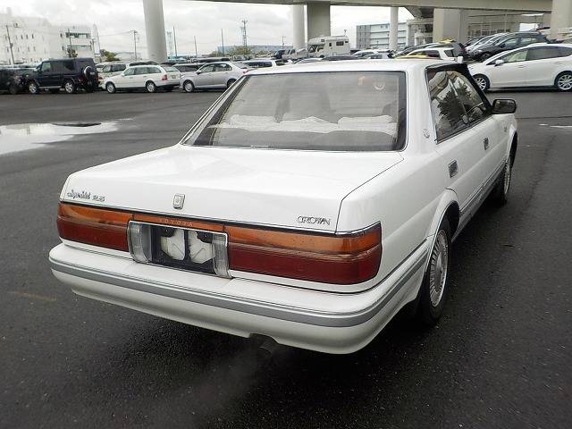 Toyota-Crown-1991-white-6