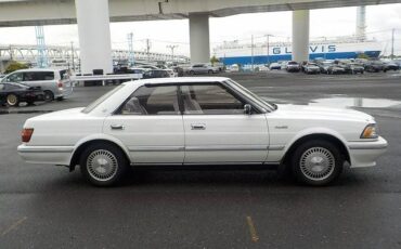 Toyota-Crown-1991-white-7