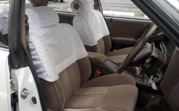 Toyota-Crown-1991-white-8