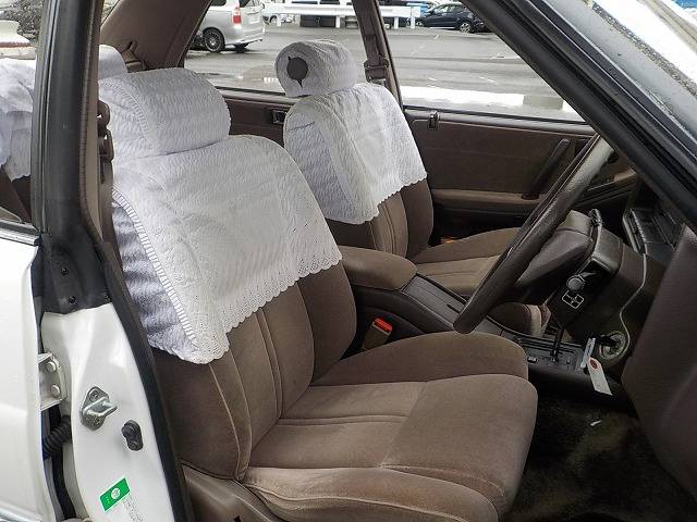 Toyota-Crown-1991-white-8