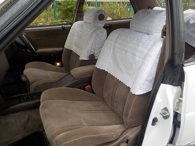 Toyota-Crown-1991-white-9
