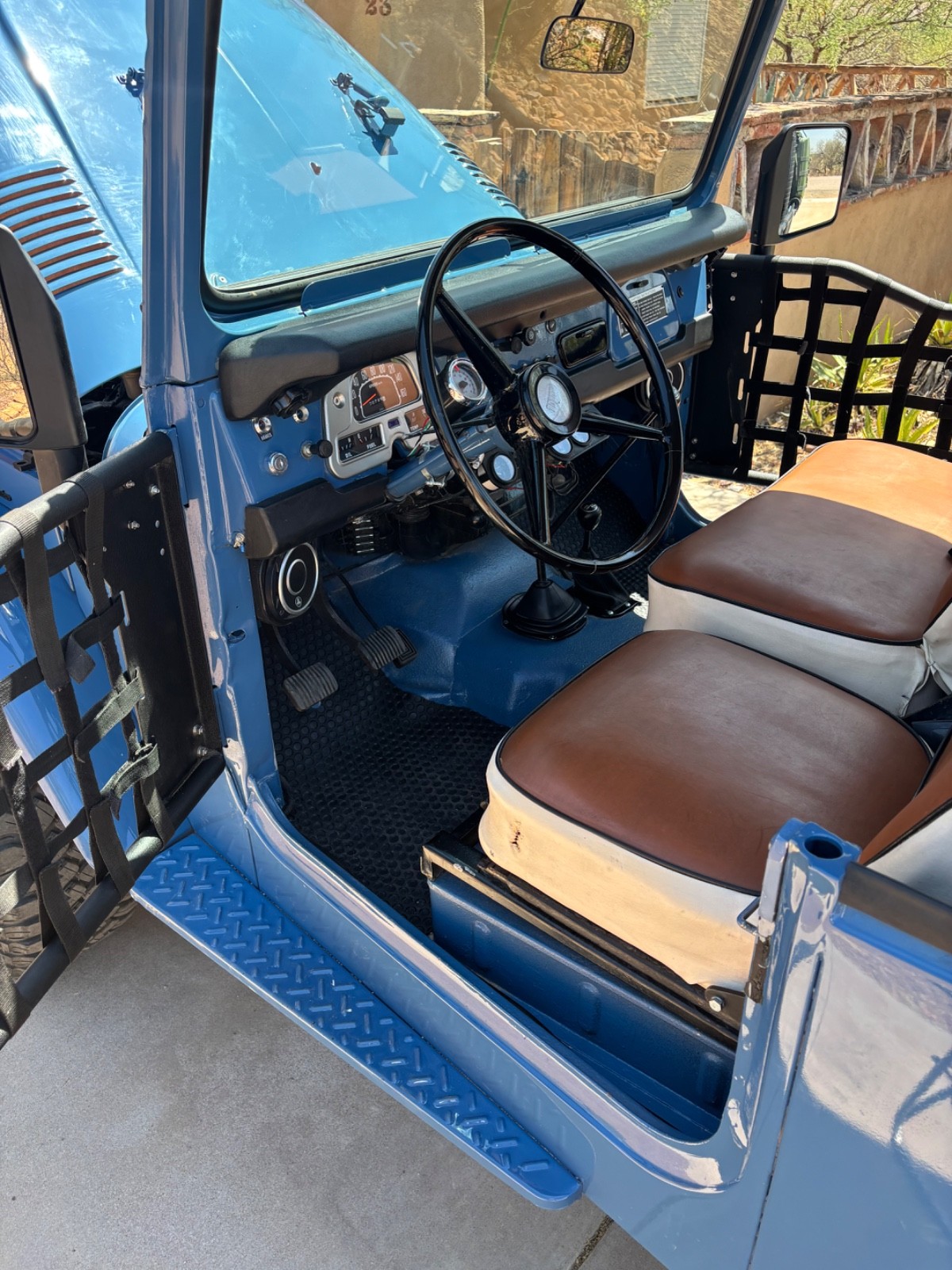 Toyota-FJ-Cruiser-1971-Sedan-13