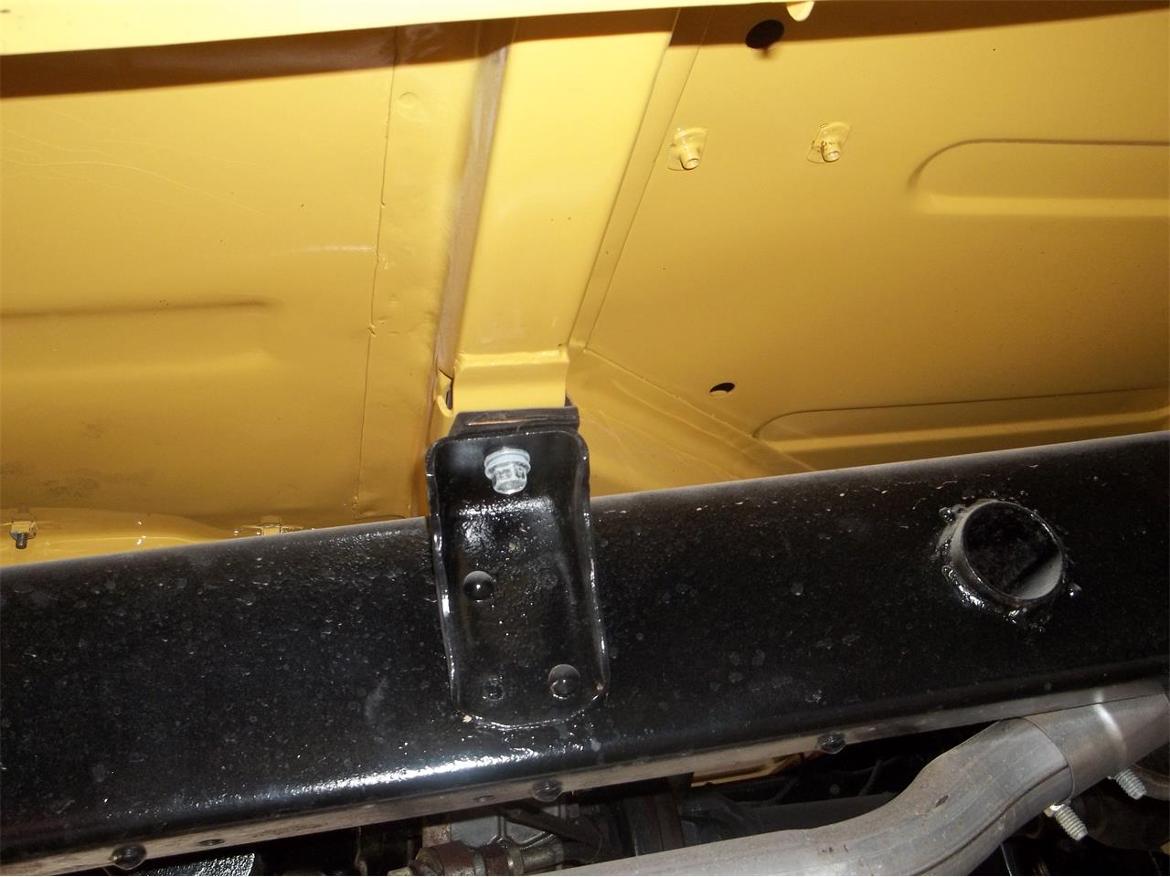 Toyota-Fj-cruiser-1971-Sunrise-Yellow-Dark-Gray-10