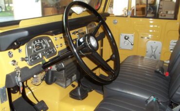 Toyota-Fj-cruiser-1971-Sunrise-Yellow-Dark-Gray-3