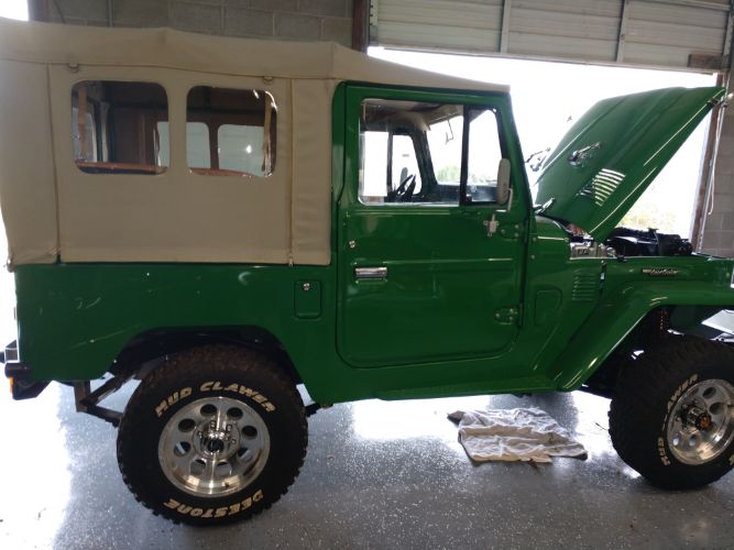 Toyota-Fj40-1968-Green-Tan-3