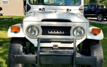 Toyota-Fj40-1971-white-1