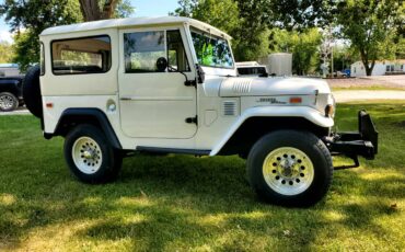 Toyota-Fj40-1971-white-2