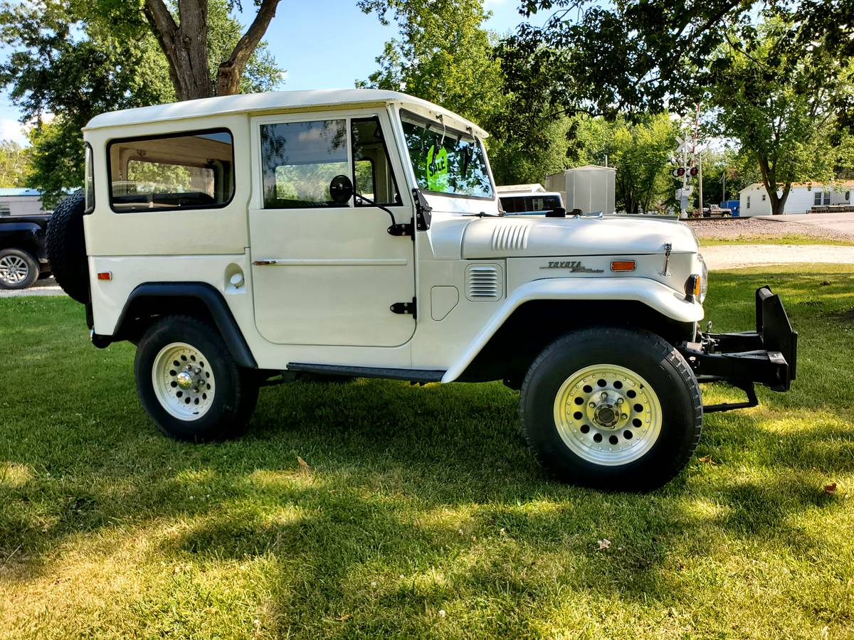 Toyota-Fj40-1971-white-2