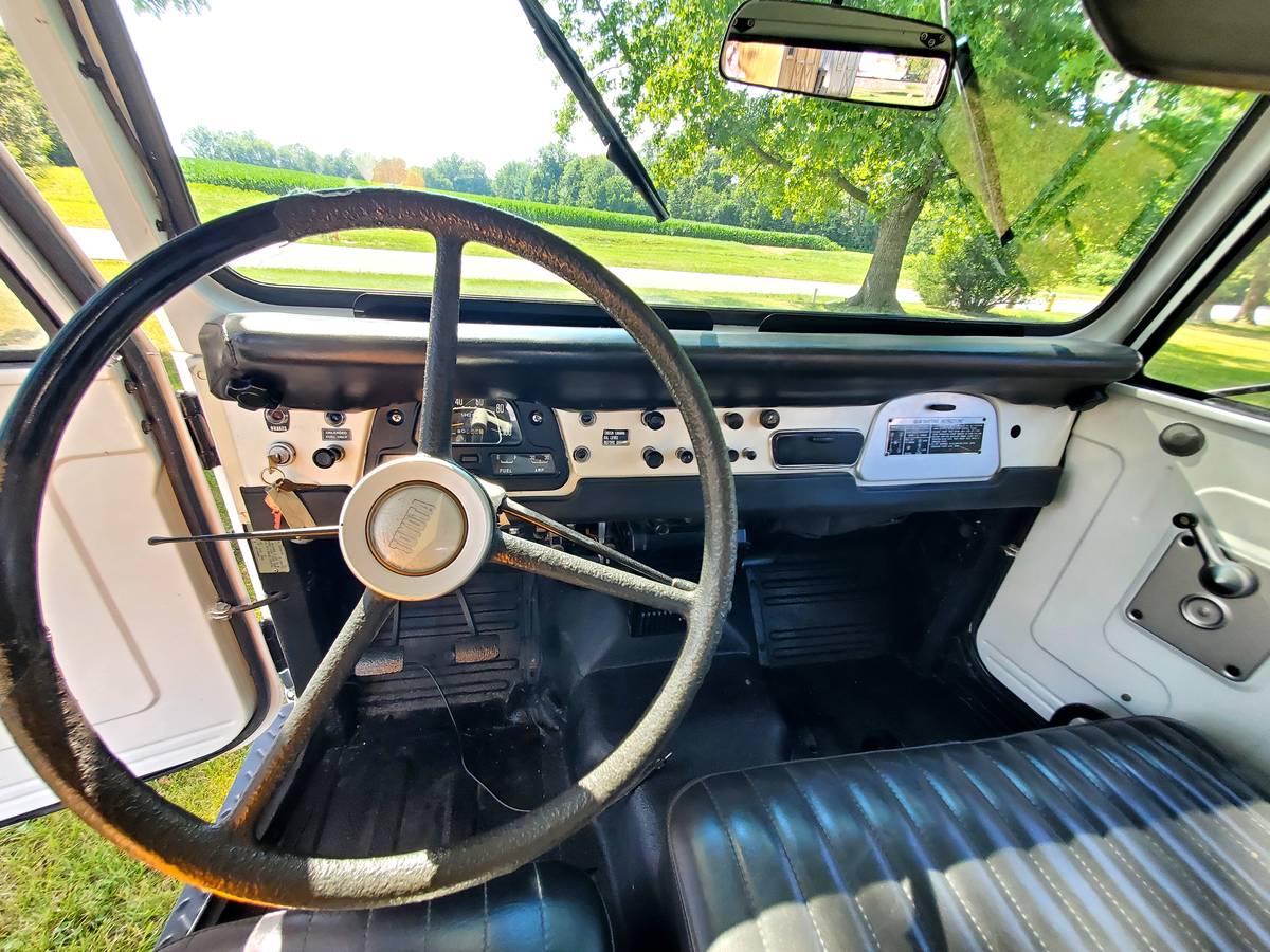Toyota-Fj40-1971-white-5