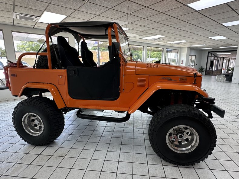 Toyota-Fj40-1973-Orange-Crush-Black-11