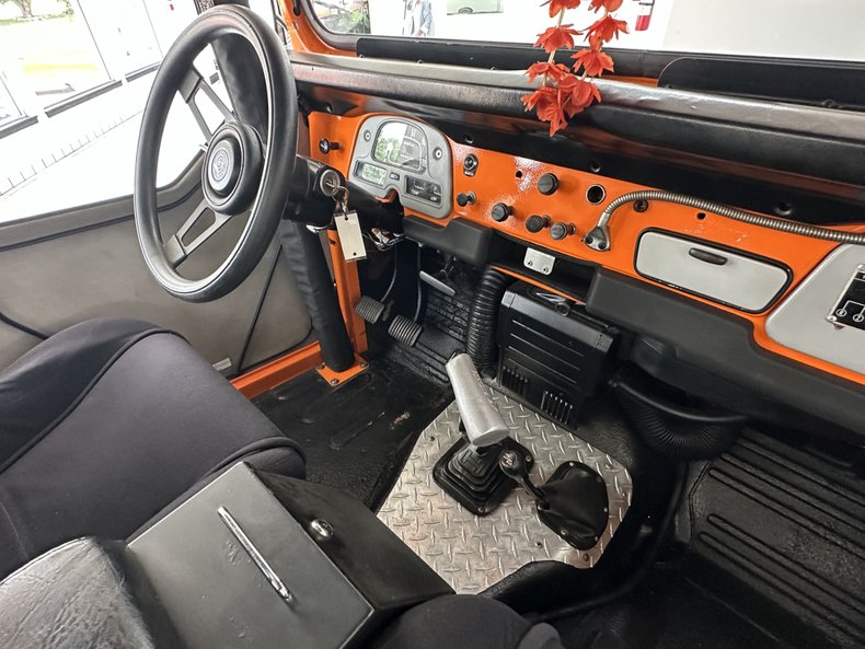 Toyota-Fj40-1973-Orange-Crush-Black-25