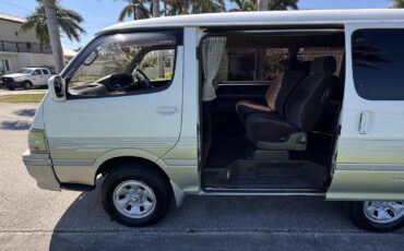 Toyota-HIACE-1995-Minivan-14