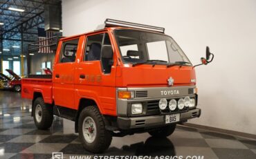 Toyota-Hiace-1988-Red-Blue-1