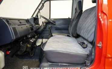 Toyota-Hiace-1988-Red-Blue-14