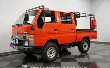 Toyota-Hiace-1988-Red-Blue-15