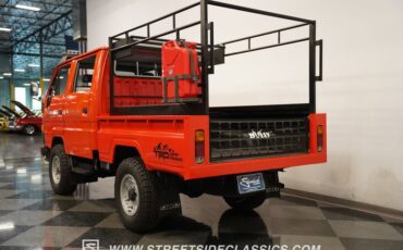 Toyota-Hiace-1988-Red-Blue-17
