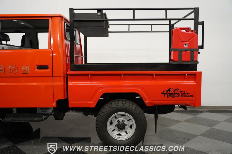 Toyota-Hiace-1988-Red-Blue-2