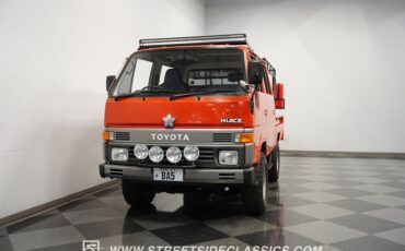 Toyota-Hiace-1988-Red-Blue-23