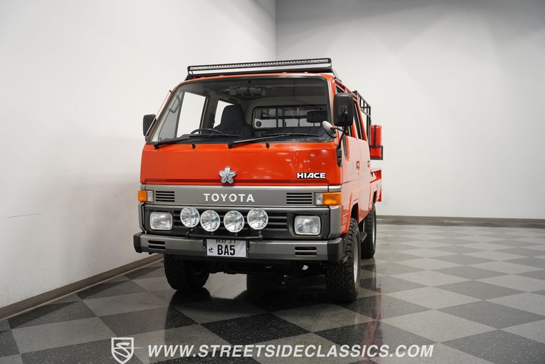 Toyota-Hiace-1988-Red-Blue-23