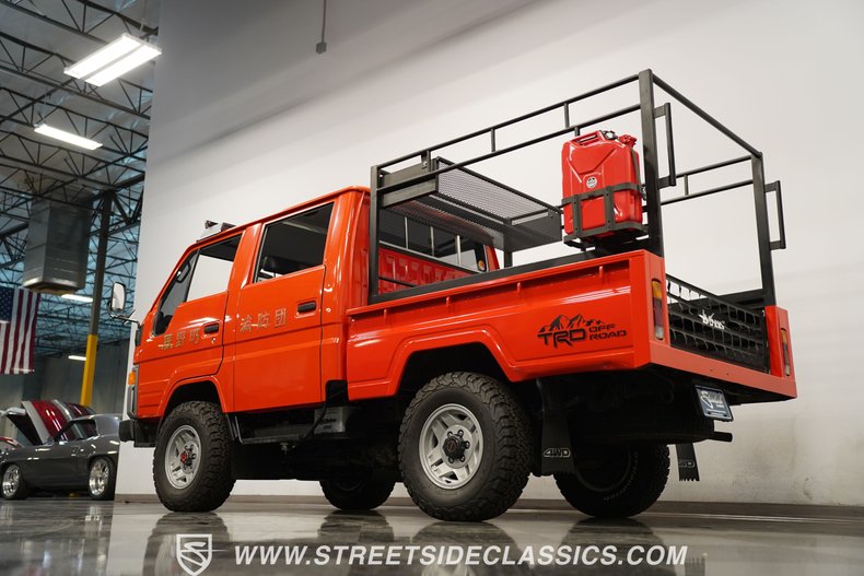 Toyota-Hiace-1988-Red-Blue-3